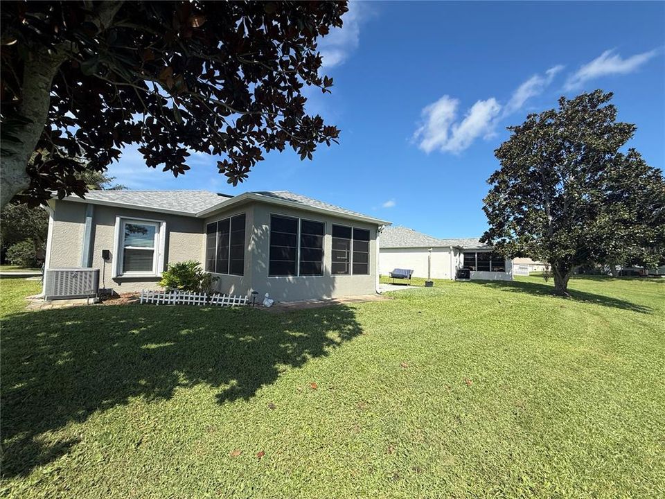For Rent: $2,000 (3 beds, 2 baths, 1261 Square Feet)