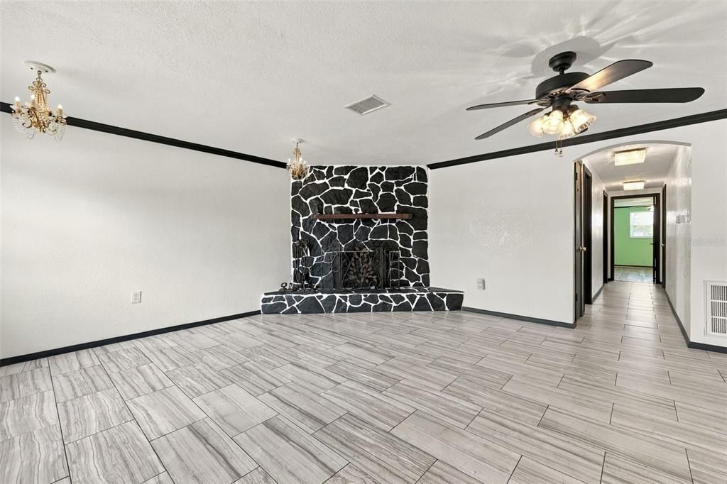 For Sale: $250,000 (3 beds, 2 baths, 1448 Square Feet)