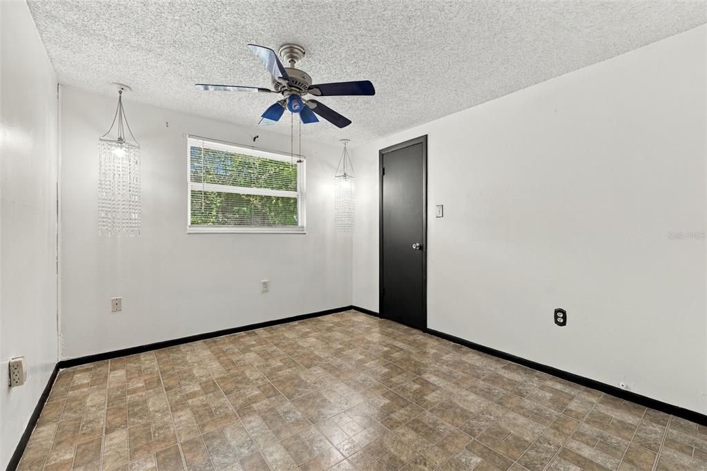 For Sale: $250,000 (3 beds, 2 baths, 1448 Square Feet)