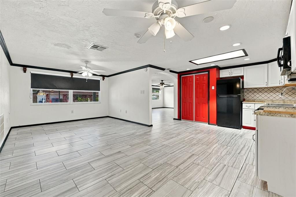 For Sale: $250,000 (3 beds, 2 baths, 1448 Square Feet)