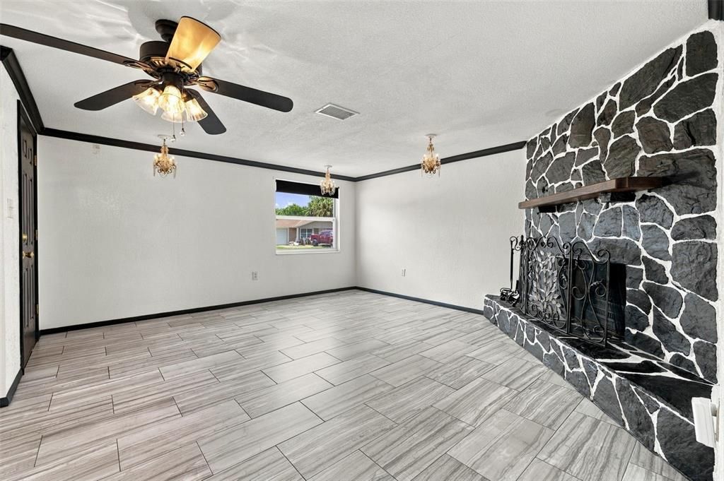 For Sale: $250,000 (3 beds, 2 baths, 1448 Square Feet)