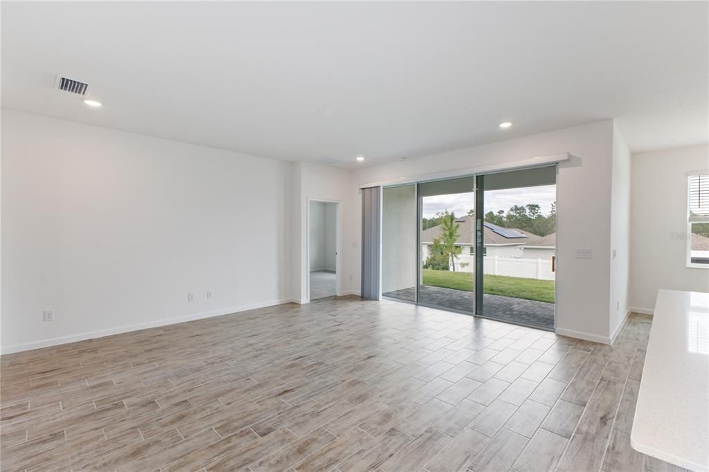 For Sale: $424,360 (3 beds, 2 baths, 1525 Square Feet)