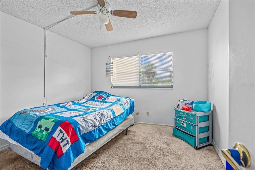 For Sale: $89,900 (2 beds, 2 baths, 975 Square Feet)