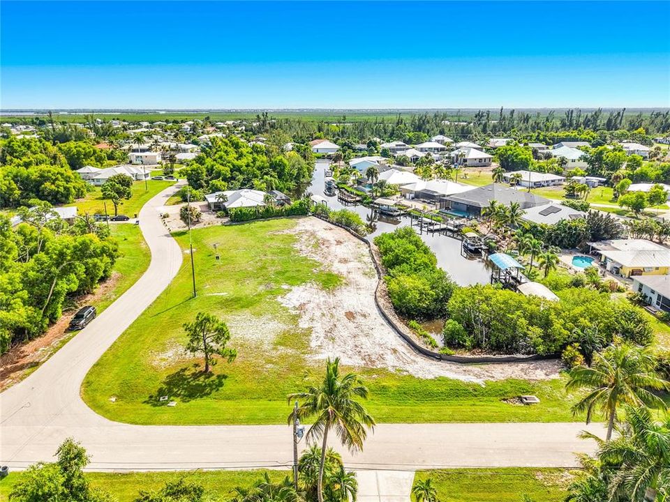 На продажу: $190,000 (0.29 acres)