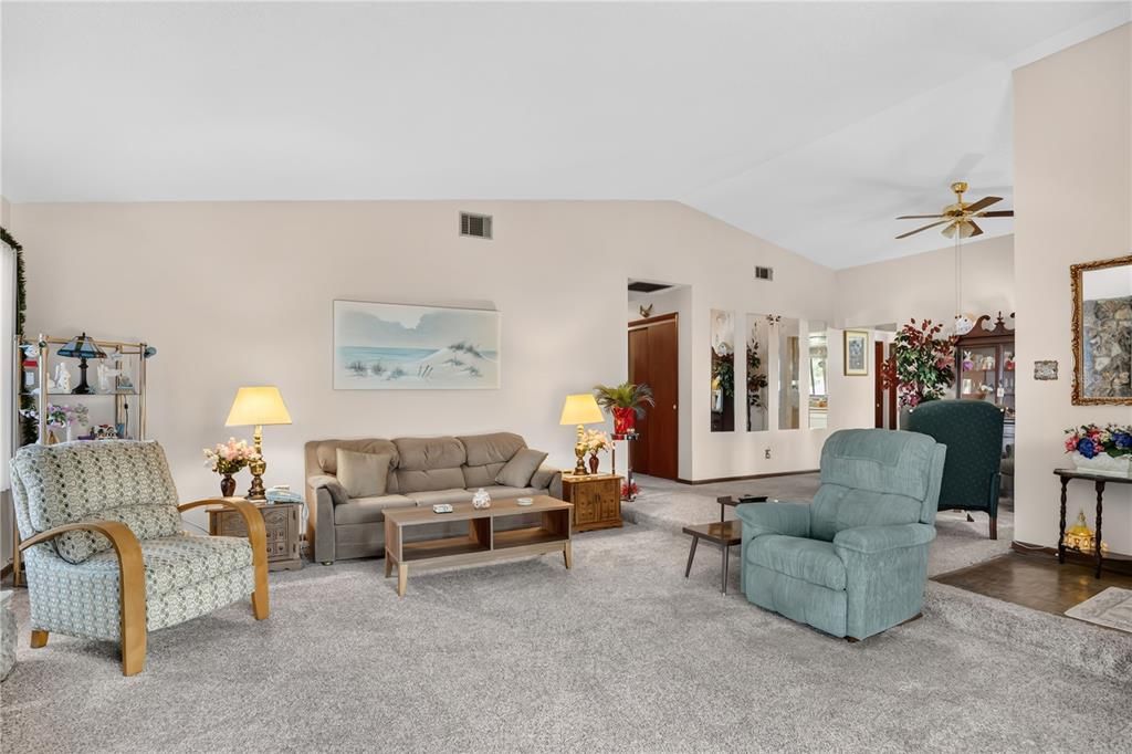 For Sale: $340,000 (3 beds, 2 baths, 1511 Square Feet)