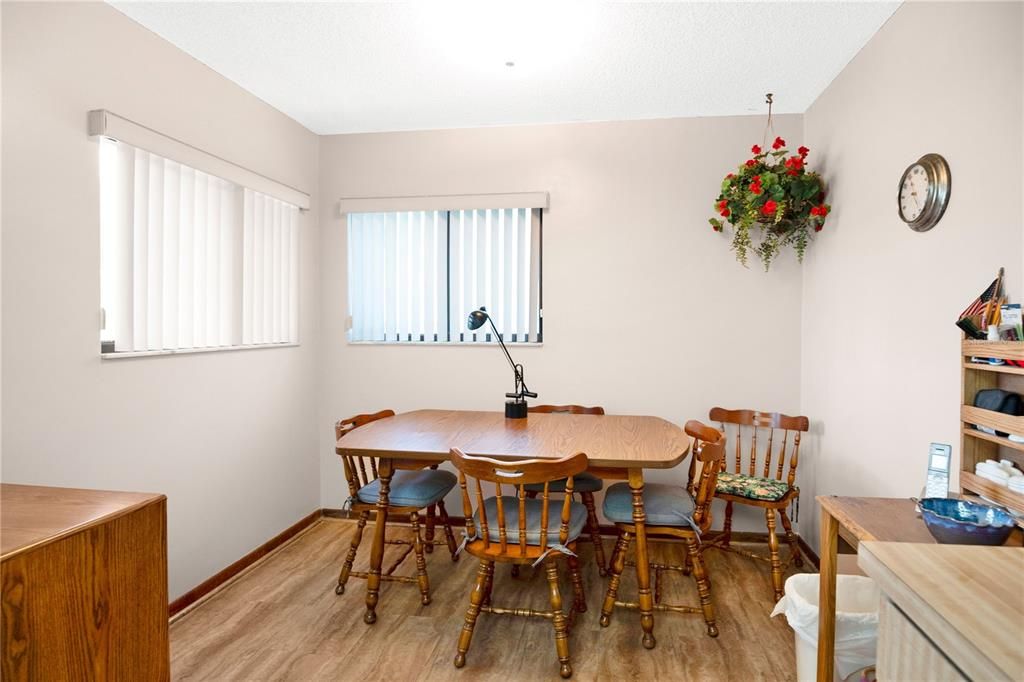 For Sale: $340,000 (3 beds, 2 baths, 1511 Square Feet)