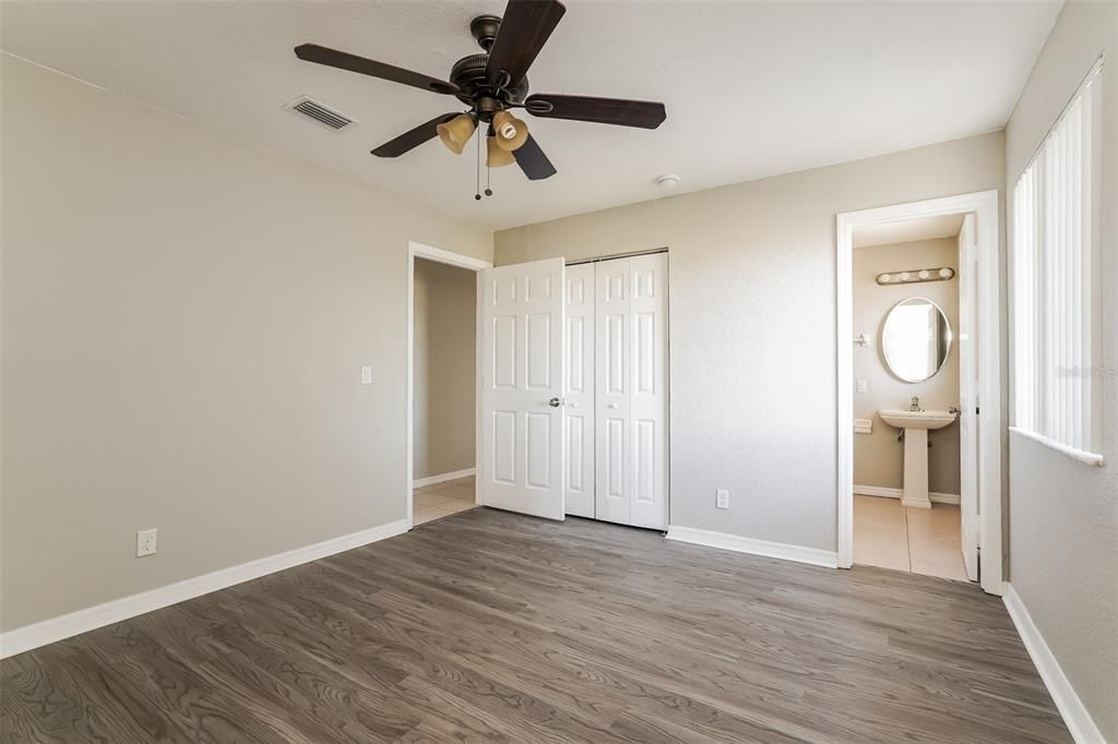 For Rent: $1,535 (4 beds, 2 baths, 1441 Square Feet)