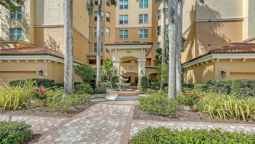 En Venta: $695,000 (3 camas, 3 baños, 2594 Pies cuadrados)