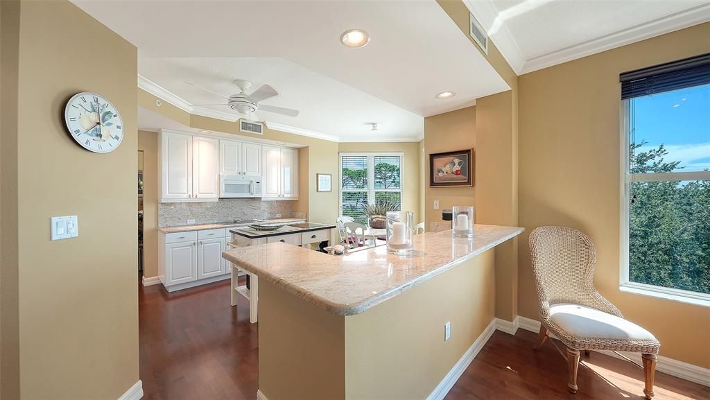 En Venta: $695,000 (3 camas, 3 baños, 2594 Pies cuadrados)