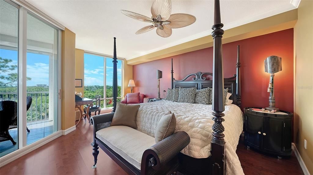 En Venta: $695,000 (3 camas, 3 baños, 2594 Pies cuadrados)
