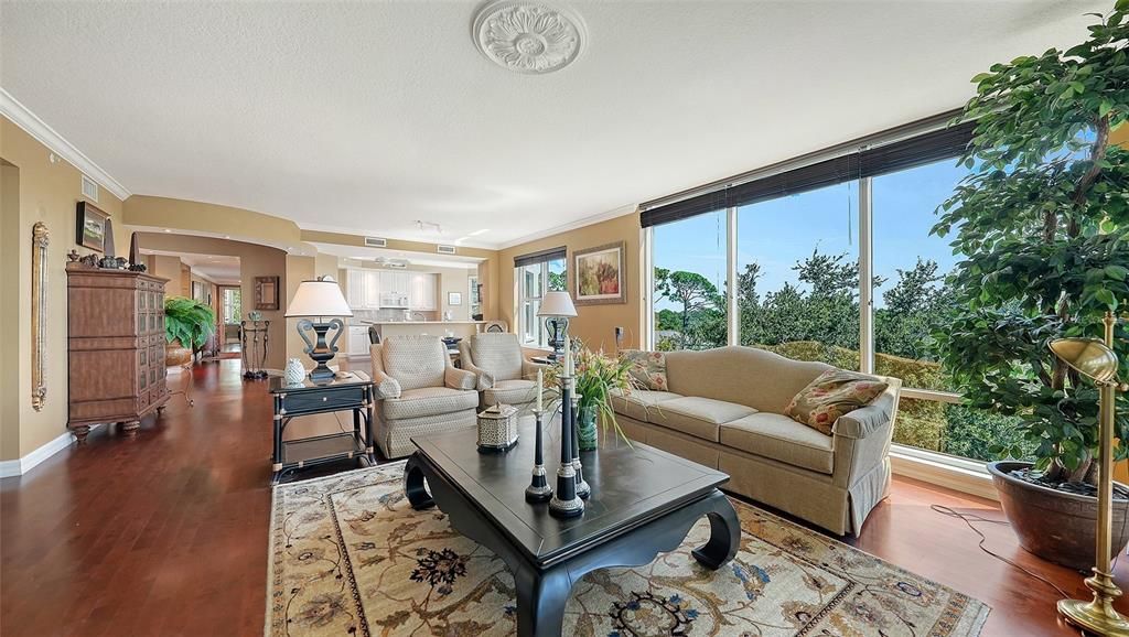En Venta: $695,000 (3 camas, 3 baños, 2594 Pies cuadrados)