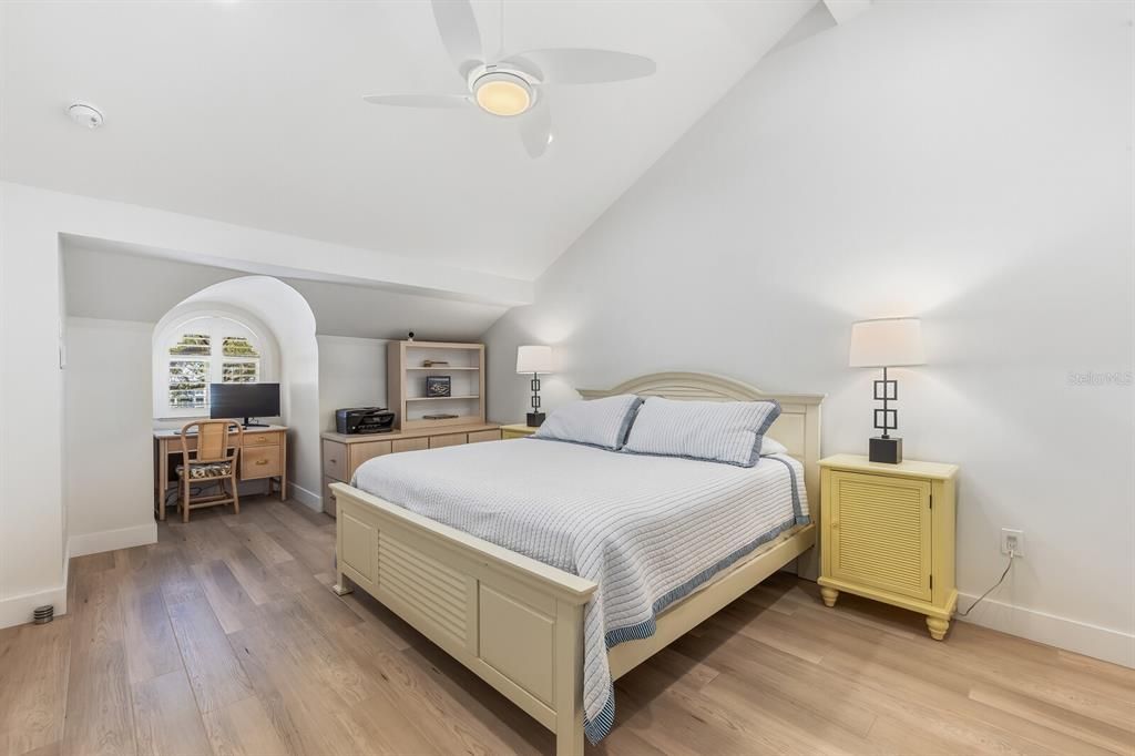 En Venta: $1,297,000 (3 camas, 3 baños, 2060 Pies cuadrados)