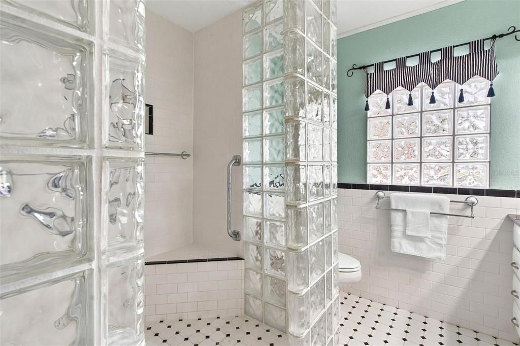 На продажу: $315,000 (3 спален, 2 ванн, 1912 Квадратных фут)