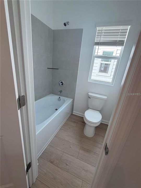 For Rent: $2,400 (3 beds, 2 baths, 1782 Square Feet)