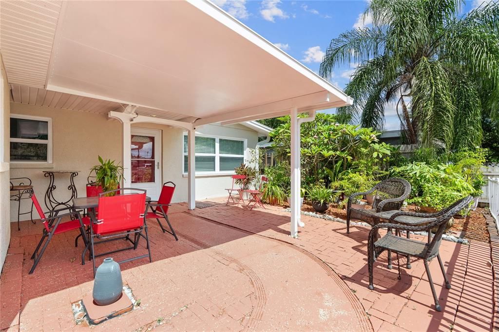 For Sale: $469,999 (4 beds, 2 baths, 1465 Square Feet)