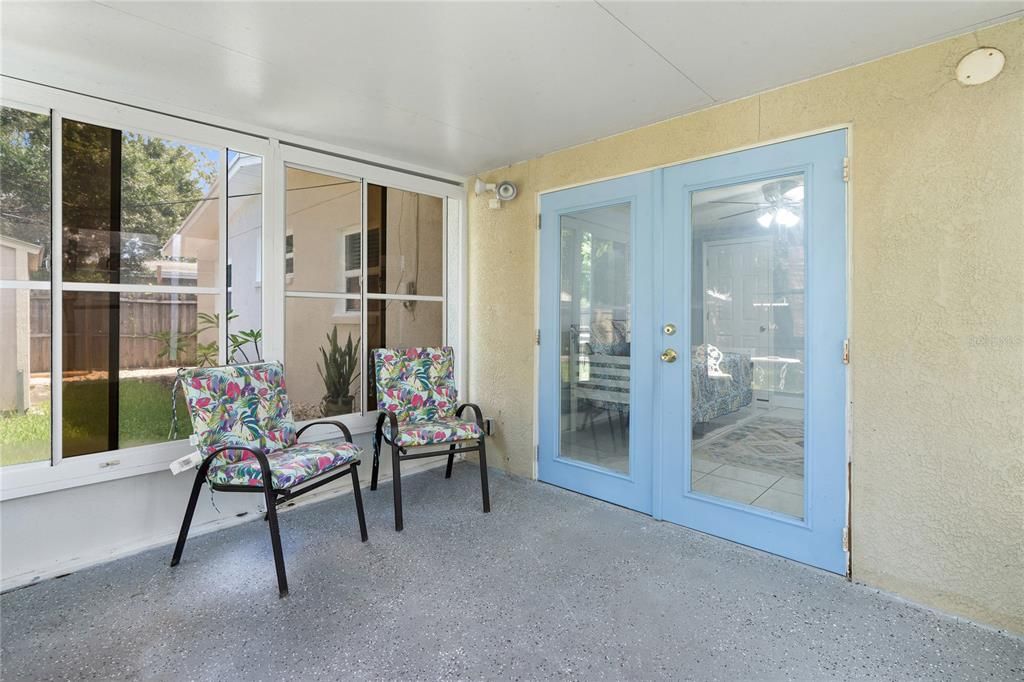 For Sale: $469,999 (4 beds, 2 baths, 1465 Square Feet)