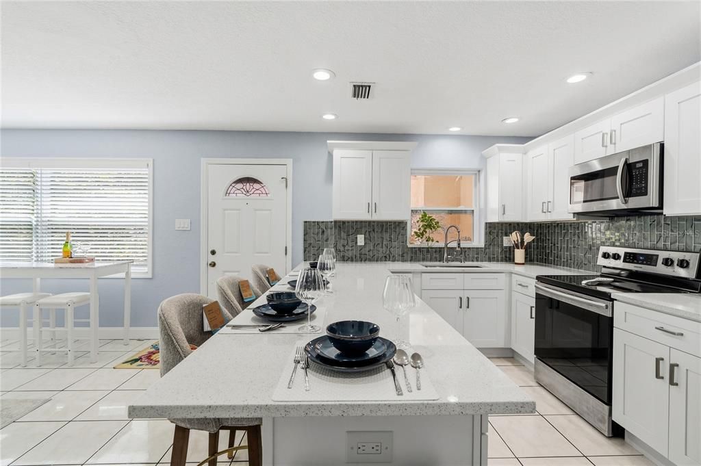 For Sale: $469,999 (4 beds, 2 baths, 1465 Square Feet)
