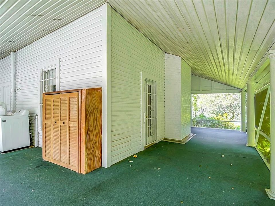 For Sale: $160,000 (2 beds, 1 baths, 1759 Square Feet)
