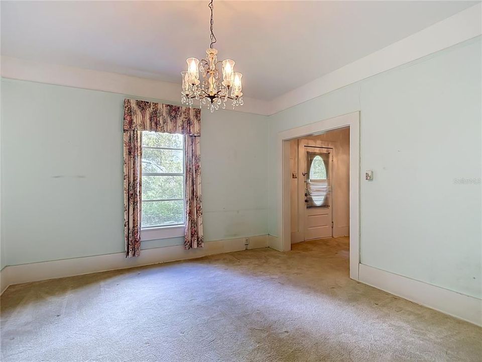 For Sale: $160,000 (2 beds, 1 baths, 1759 Square Feet)
