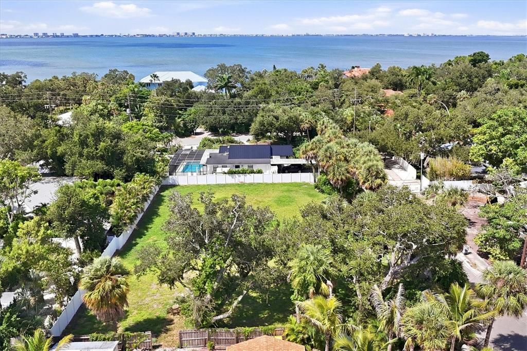 En Venta: $475,000 (0.19 acres)