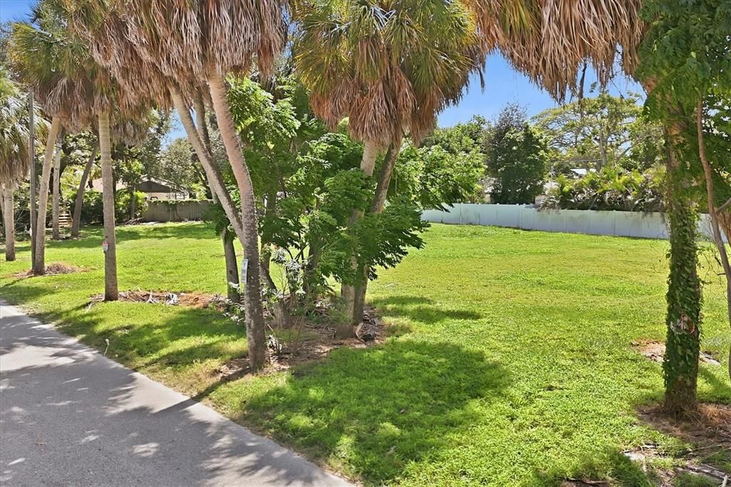 En Venta: $475,000 (0.19 acres)