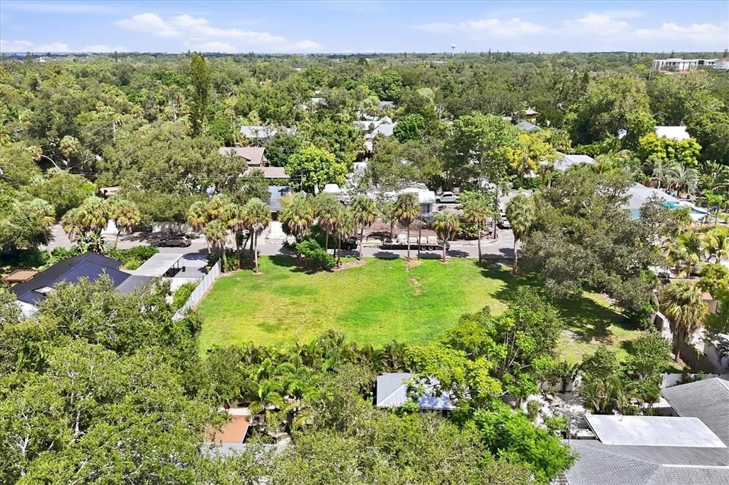 En Venta: $475,000 (0.19 acres)