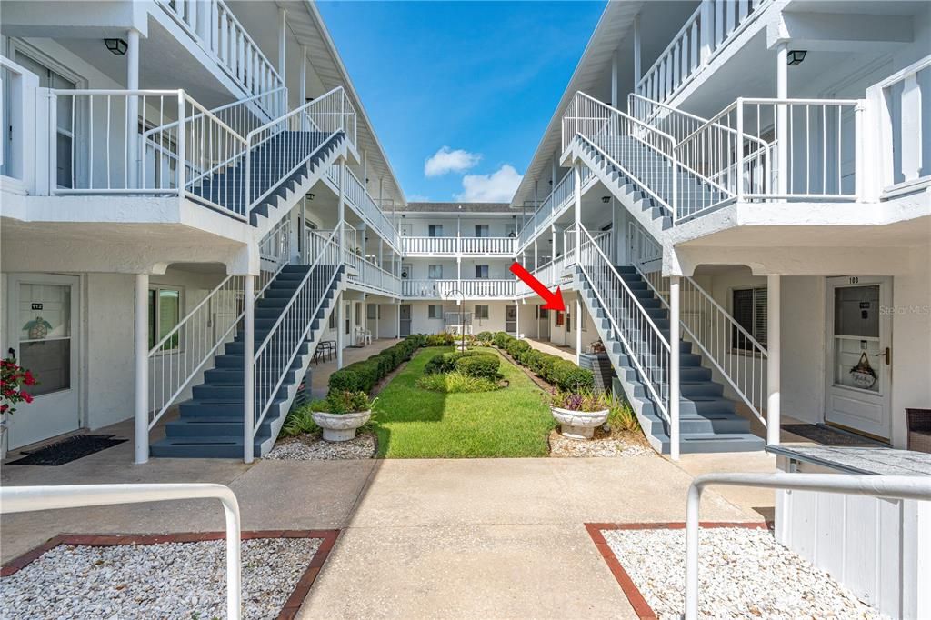 For Sale: $169,900 (2 beds, 1 baths, 864 Square Feet)