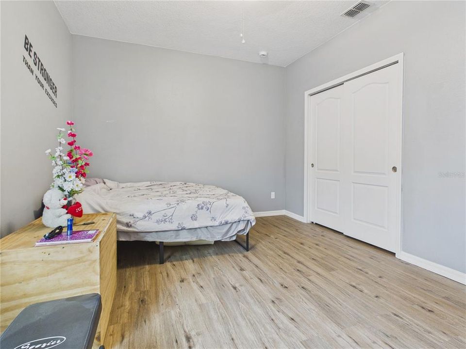 En Venta: $439,900 (5 camas, 3 baños, 3222 Pies cuadrados)