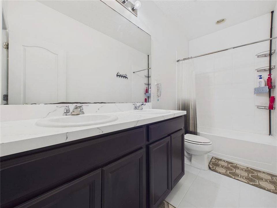 En Venta: $439,900 (5 camas, 3 baños, 3222 Pies cuadrados)