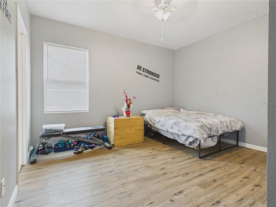 En Venta: $439,900 (5 camas, 3 baños, 3222 Pies cuadrados)