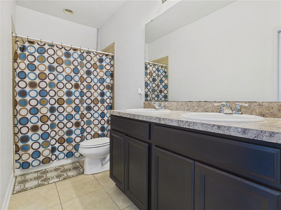 En Venta: $439,900 (5 camas, 3 baños, 3222 Pies cuadrados)