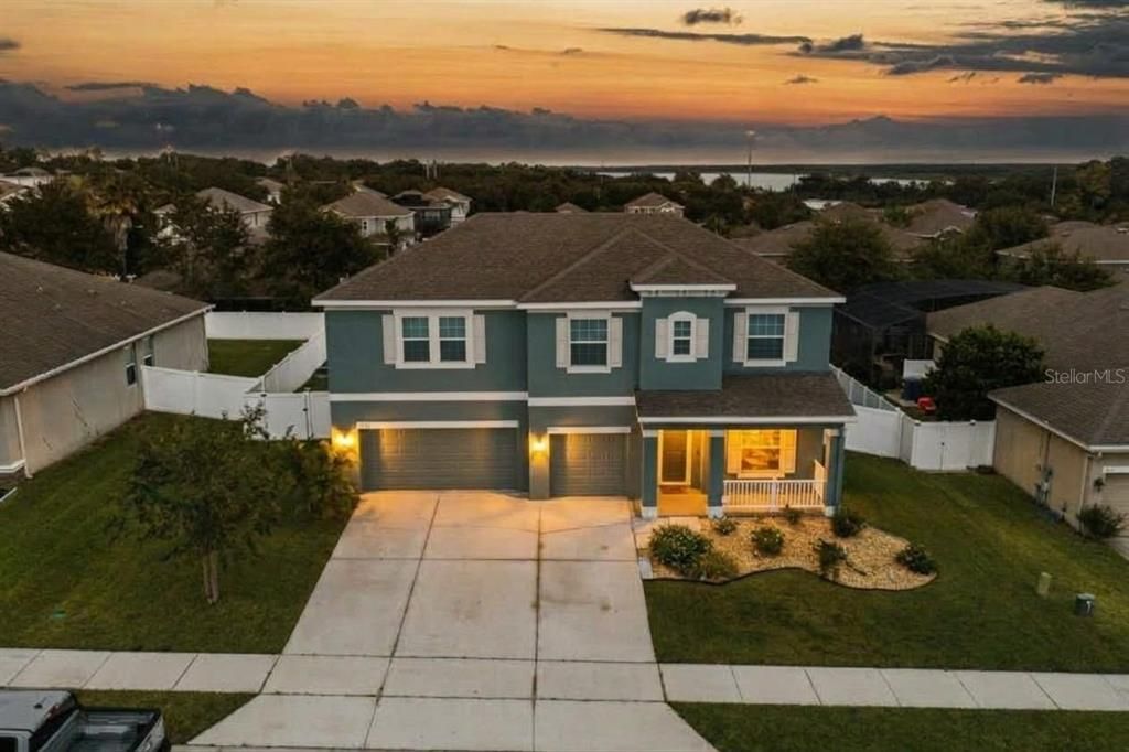 En Venta: $439,900 (5 camas, 3 baños, 3222 Pies cuadrados)