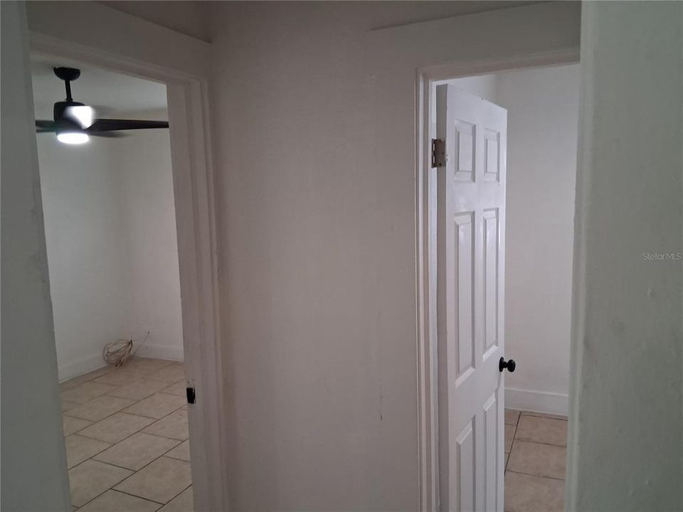For Sale: $225,000 (2 beds, 1 baths, 702 Square Feet)