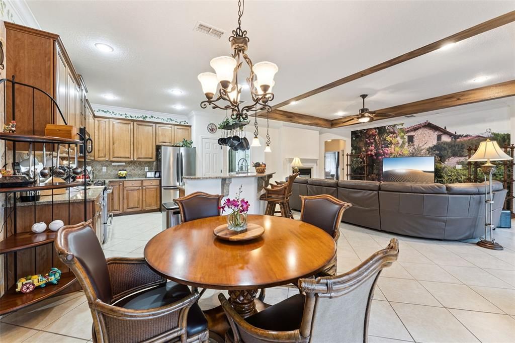 En Venta: $460,000 (3 camas, 2 baños, 2240 Pies cuadrados)