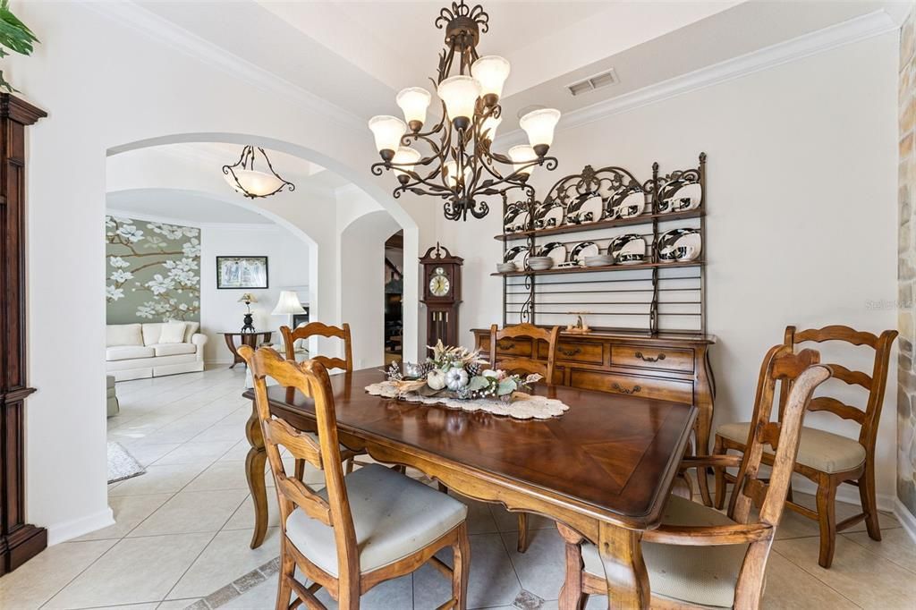 En Venta: $460,000 (3 camas, 2 baños, 2240 Pies cuadrados)
