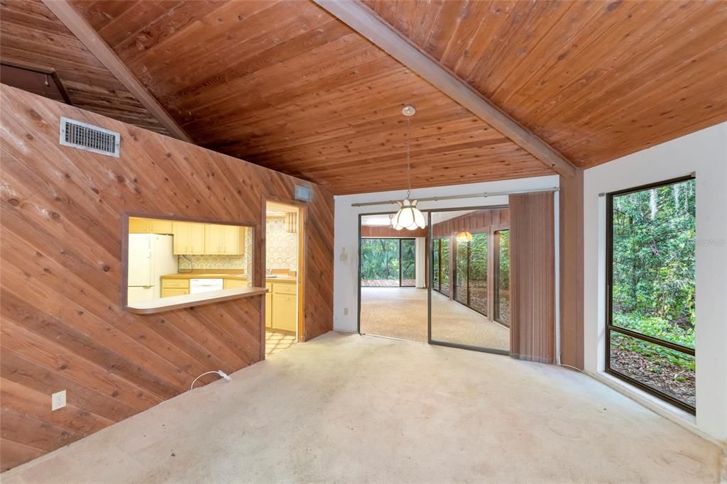 En Venta: $595,000 (3 camas, 2 baños, 2465 Pies cuadrados)