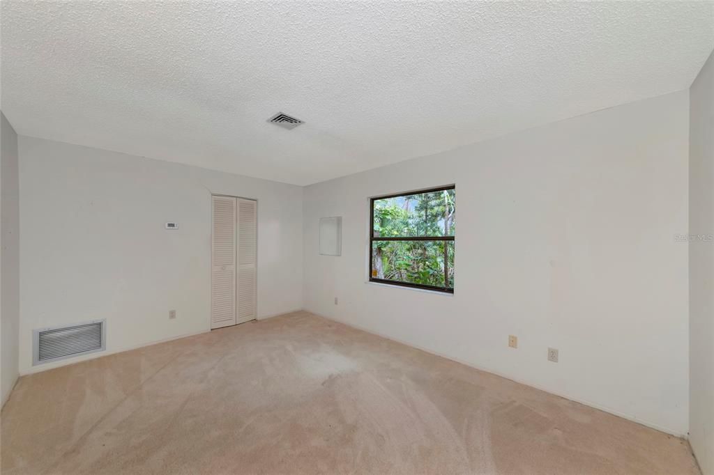En Venta: $595,000 (3 camas, 2 baños, 2465 Pies cuadrados)