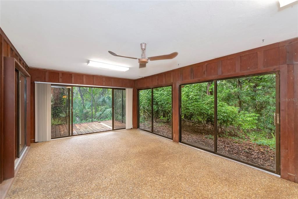 En Venta: $595,000 (3 camas, 2 baños, 2465 Pies cuadrados)