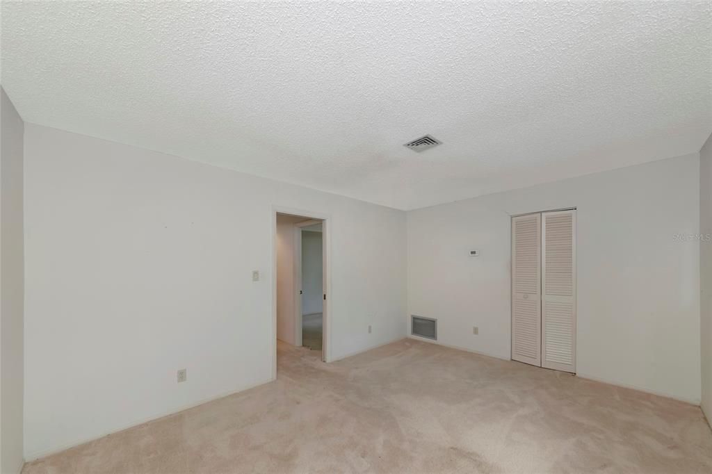 En Venta: $595,000 (3 camas, 2 baños, 2465 Pies cuadrados)