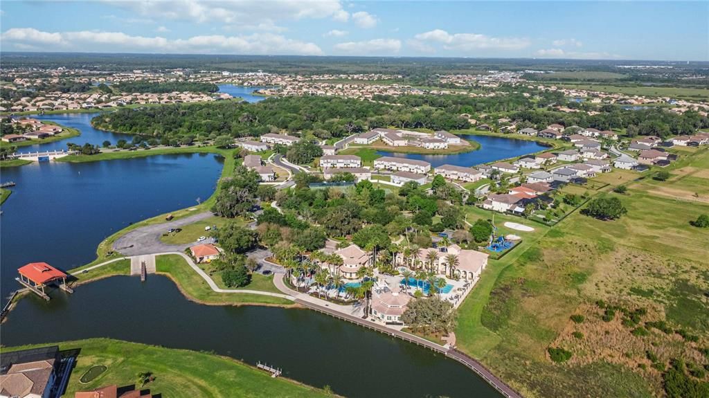En Venta: $575,000 (4 camas, 3 baños, 3591 Pies cuadrados)