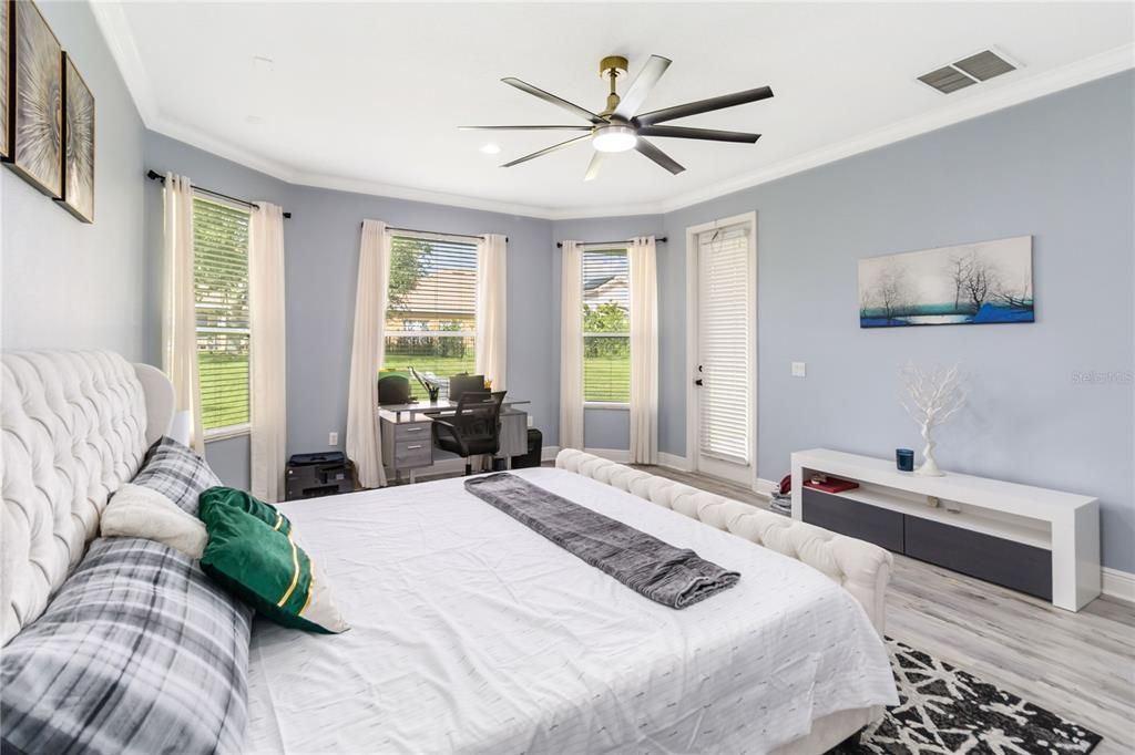 En Venta: $575,000 (4 camas, 3 baños, 3591 Pies cuadrados)