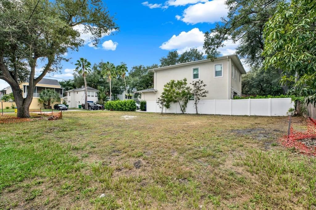En Venta: $475,000 (0.10 acres)