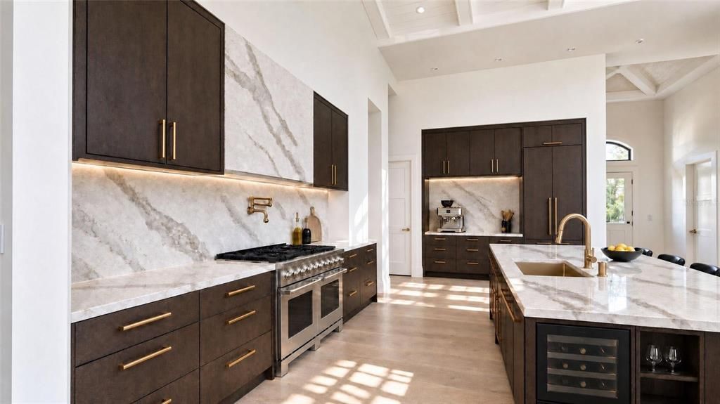For Sale: $4,190,000 (5 beds, 5 baths, 3001 Square Feet)