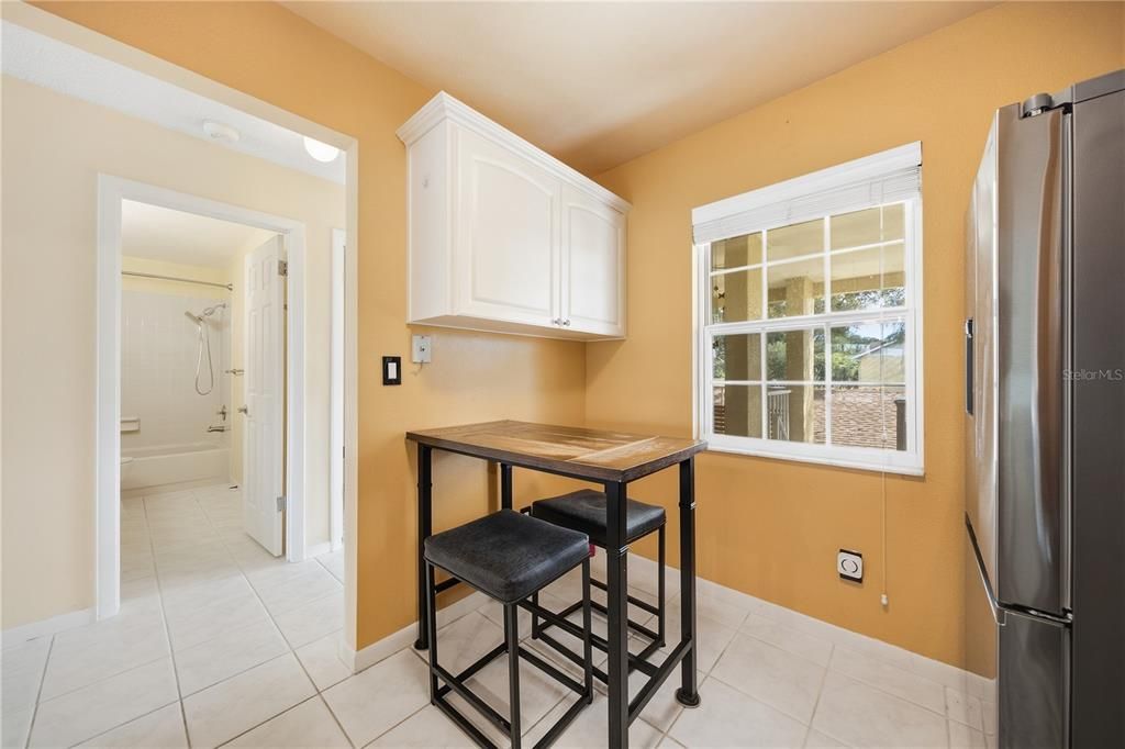 For Sale: $197,500 (2 beds, 2 baths, 985 Square Feet)