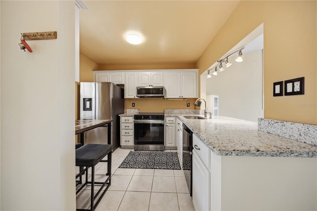 For Sale: $197,500 (2 beds, 2 baths, 985 Square Feet)