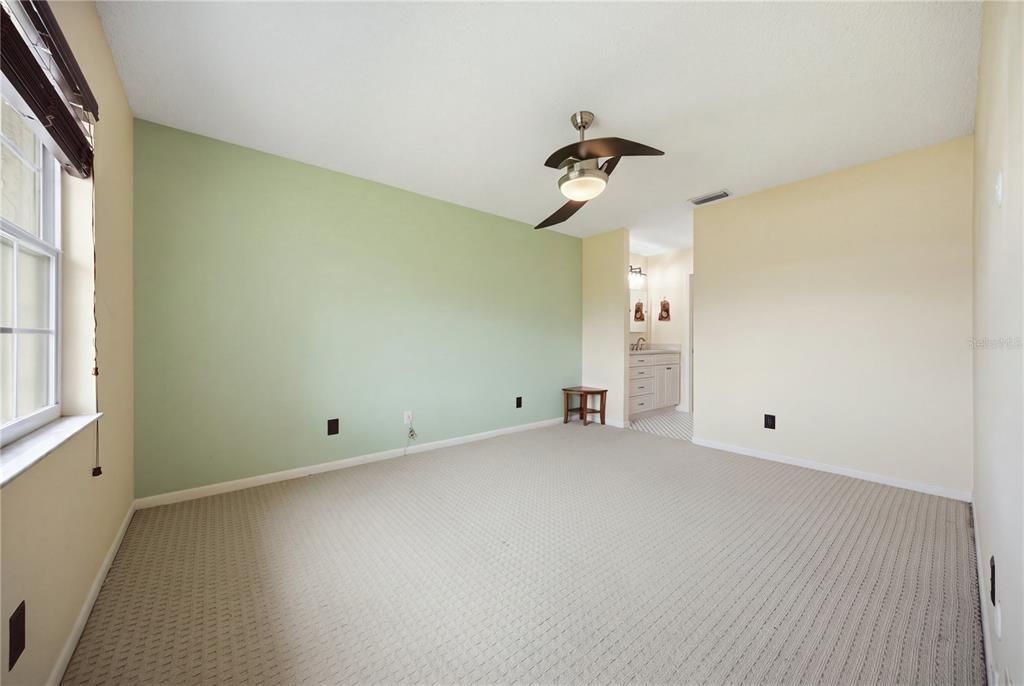 For Sale: $197,500 (2 beds, 2 baths, 985 Square Feet)
