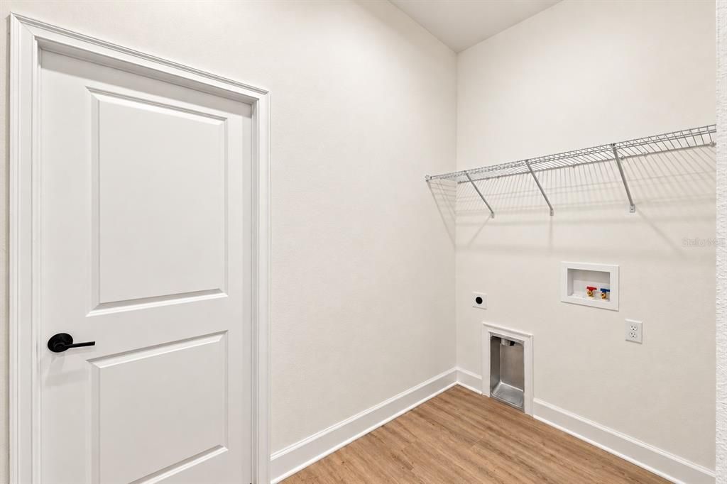 For Sale: $409,000 (4 beds, 3 baths, 2088 Square Feet)