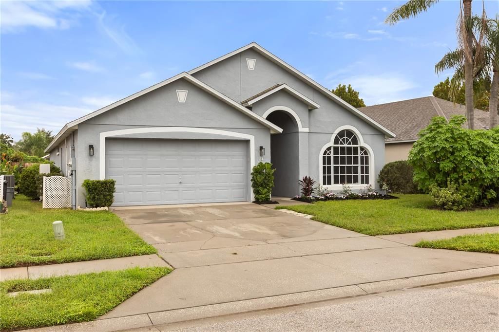 Activo con contrato: $429,000 (3 camas, 2 baños, 1891 Pies cuadrados)