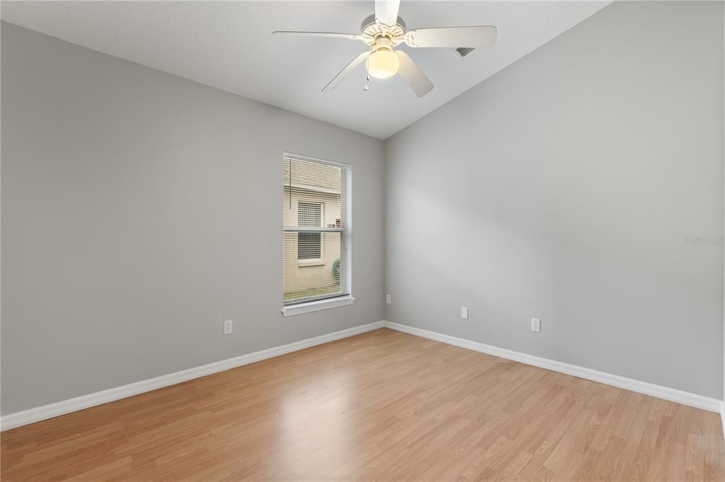 Activo con contrato: $429,000 (3 camas, 2 baños, 1891 Pies cuadrados)