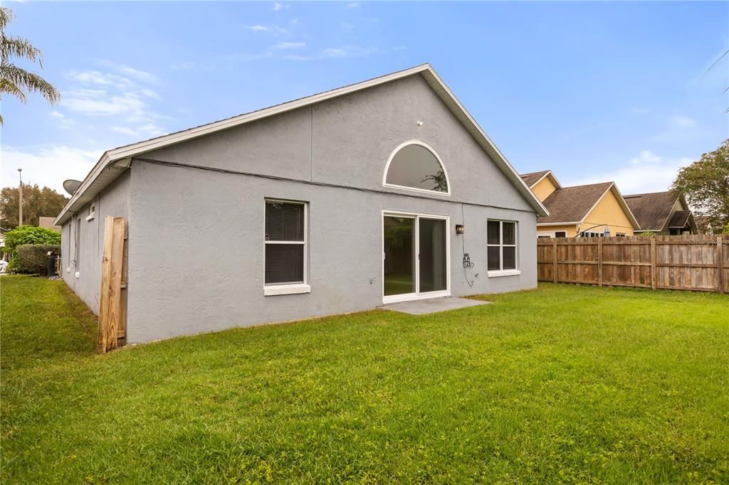 Activo con contrato: $429,000 (3 camas, 2 baños, 1891 Pies cuadrados)